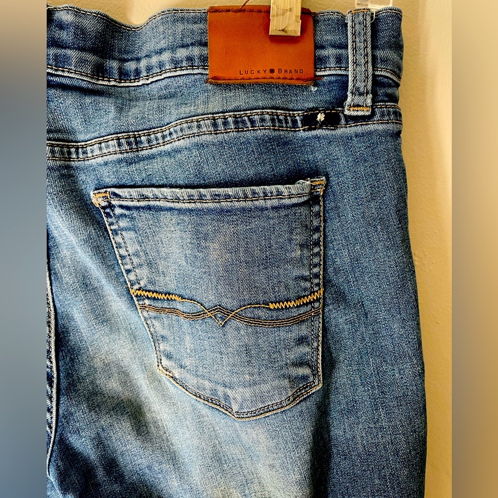 Lucky Brand Charlie Skinny Jean size 10/30